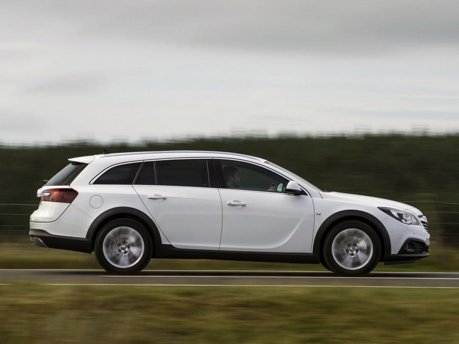  Vauxhall Insignia Country Tourer 2013 года  (фото 15 из 28)